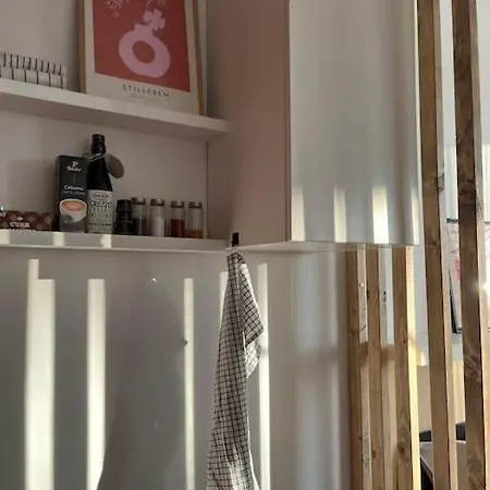 Small Cozy Apartment, Coffee And Parking Free * Μπρατισλάβα